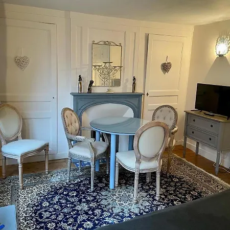 La Parenthese Du Capucin * オンフルール