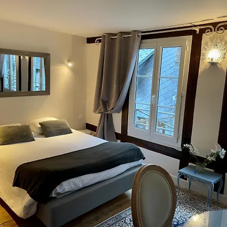 La Parenthese Du Capucin オンフルール